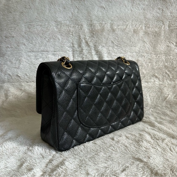 Classic medium flap bag - Picture 7 of 17